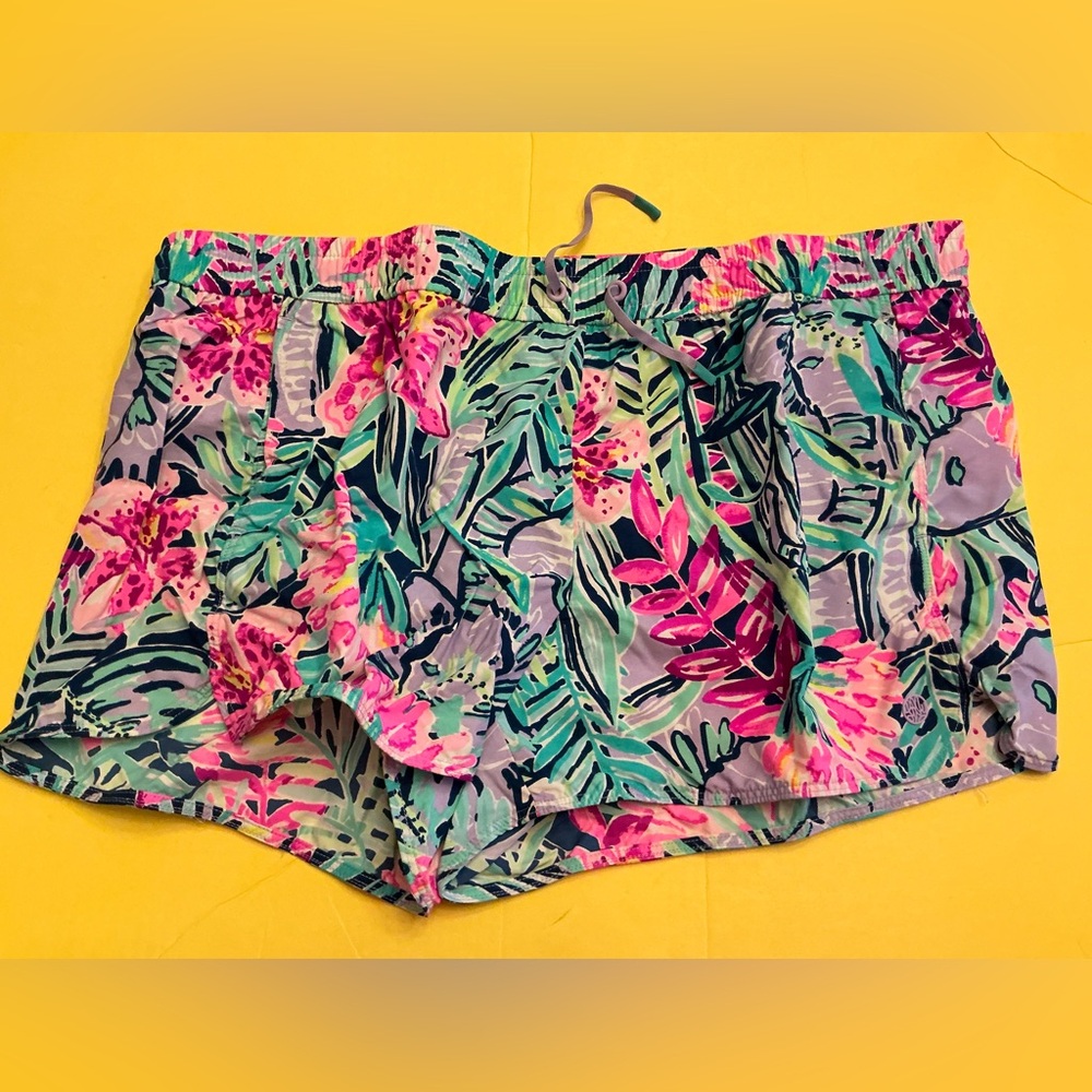 Lilly Pulitzer Luxletic Run Around Shorts sz XL Multi Salthouse Soirée